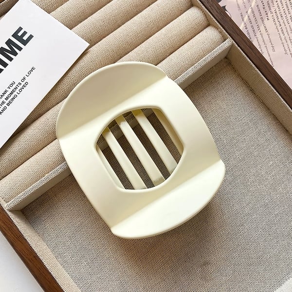 🎁💖Casual Versatile Solid Colour Lay Flat Hair Clip