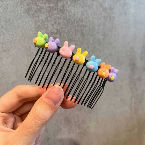 🩷Little girls' favorite🩷Cute Cartoon Hair Taming Clip for Young Girls💥