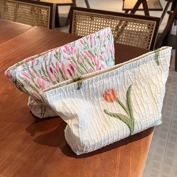 🌷Cute Instagram-style makeup bag