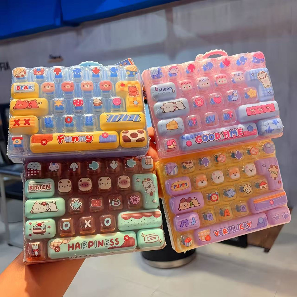 🎀 26-Key Cute Cartoon Clicky Keyboard Bag Pendant ⌨️✨