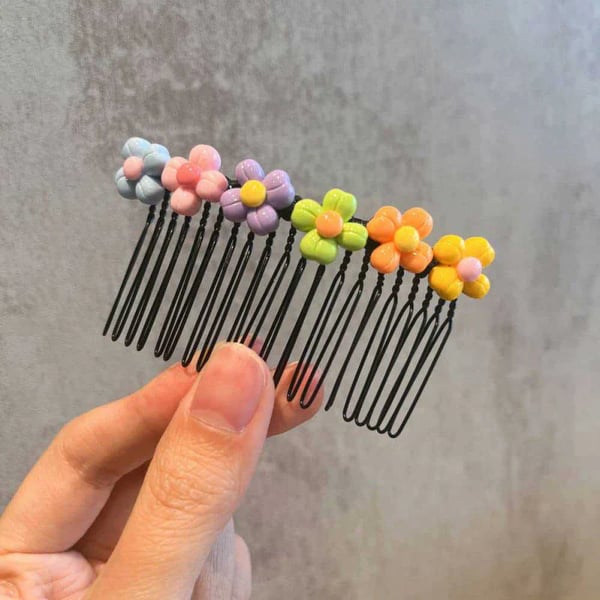 🩷Little girls' favorite🩷Cute Cartoon Hair Taming Clip for Young Girls💥
